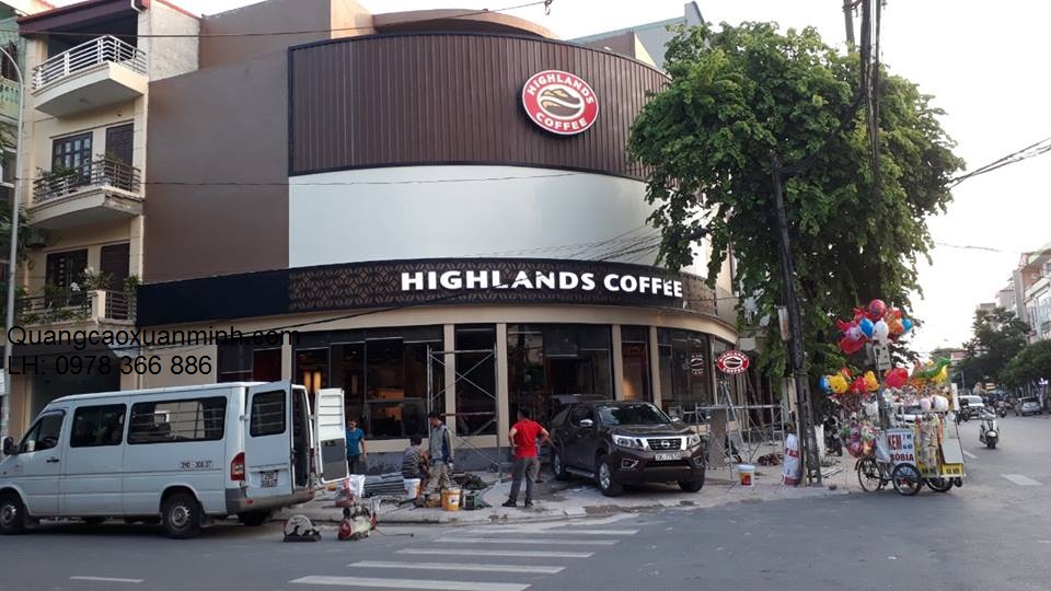 Hệ-thống-Highlands-Cafe-KĐT-Ngoại-Giao-đoàn-Tây-Hồ-Hà-Nội.-1