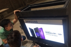 Làm-300-tủ-kệ-điện-thoại-Samsung