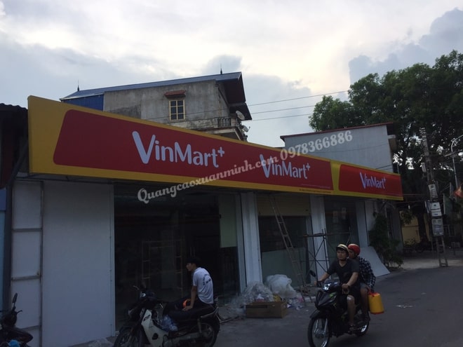 Thi công biển bạt 3m hệ thống siêu thị Vinmart – Quảng cáo Xuân Minh
