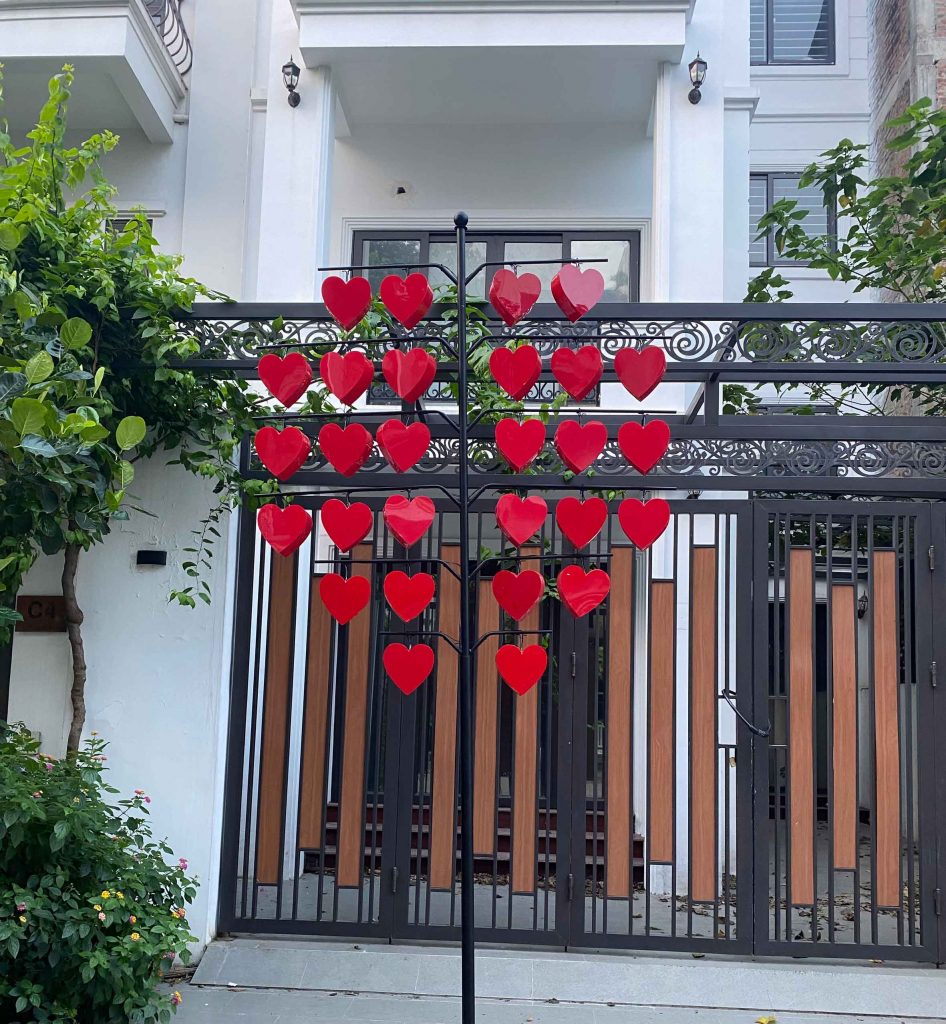 Cây trái tim bằng mica