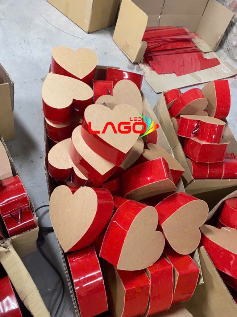 Bán đèn lồng trái tim